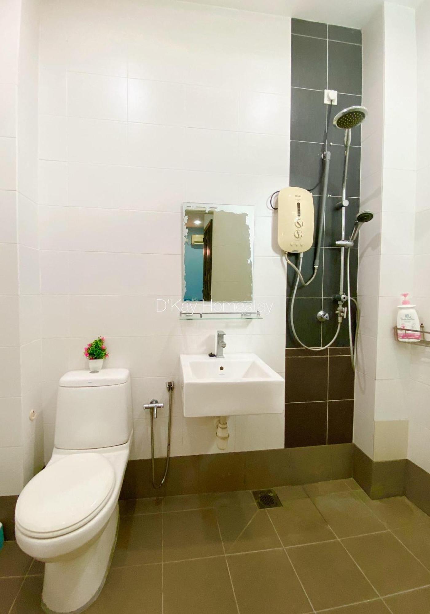 4 Bedrooms Homestay, Fully Aircond In Sendayan By D'Kay Homes I 10-15 Pax Seremban Exteriör bild